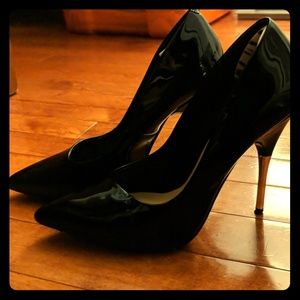 Patent Black Pump